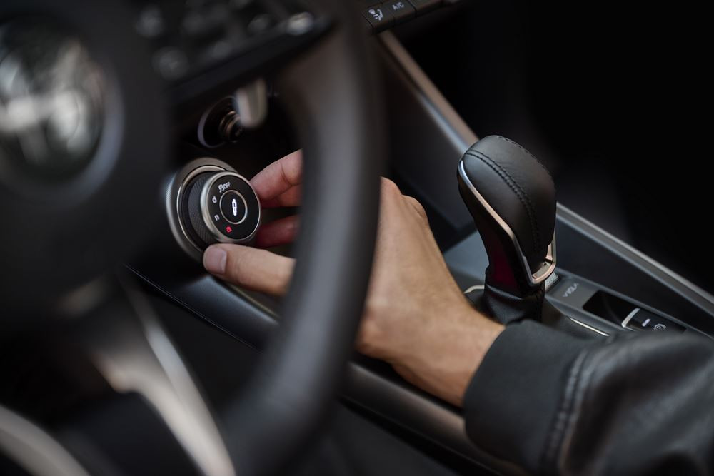 Le SUV Alfa Romeo Tonale Hybride Rechargeable Q4 fournit une puissance totale de 280 ch