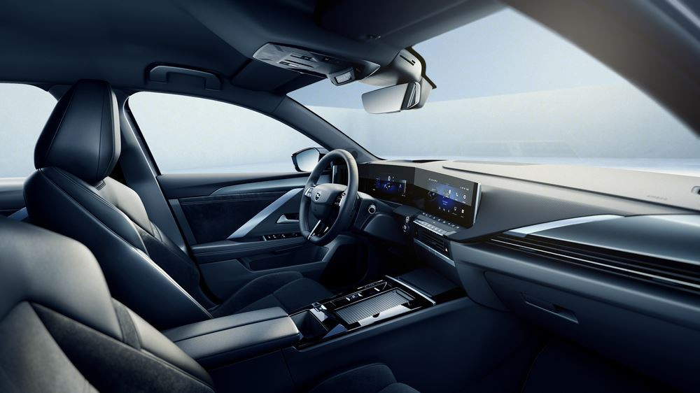La berline compacte cinq portes Opel Astra Electric affiche une autonomie de 416 km