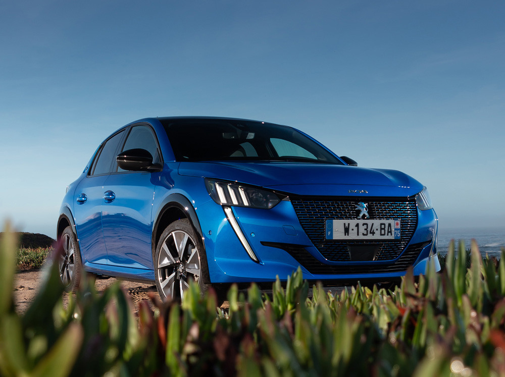 202 928 véhicules électriques particuliers vendus en France en 2022