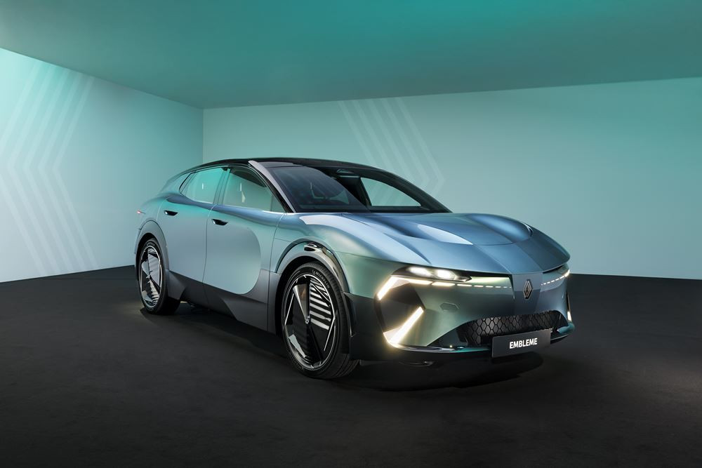 Le démo-car familial roulant Renault Emblème revendique un niveau élevé de décarbonation