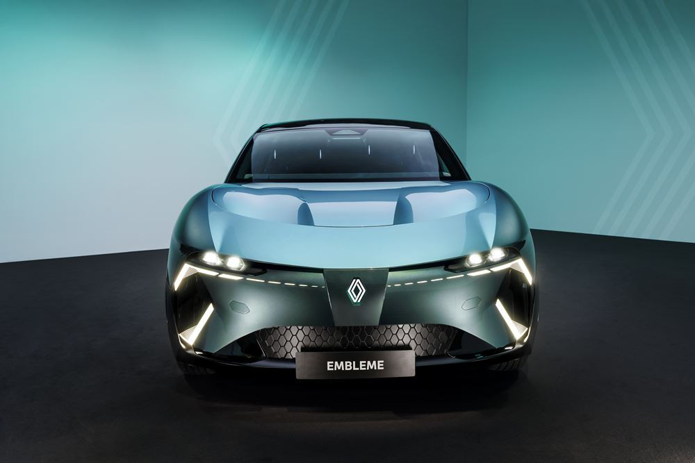 Le démo-car familial roulant Renault Emblème revendique un niveau élevé de décarbonation