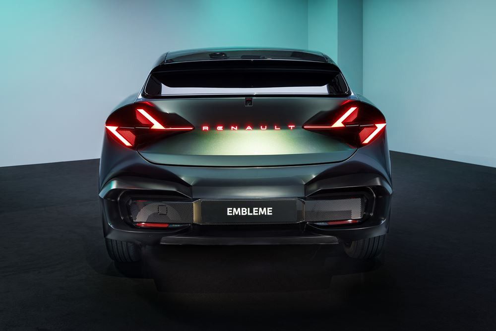 Le démo-car familial roulant Renault Emblème revendique un niveau élevé de décarbonation