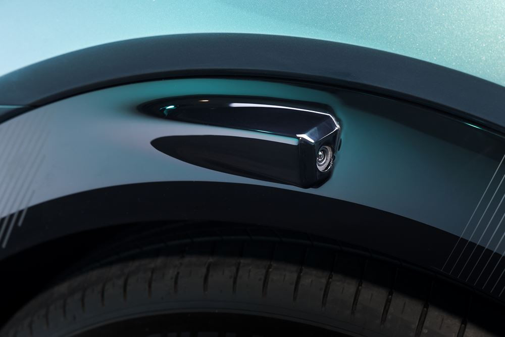 Le démo-car familial roulant Renault Emblème revendique un niveau élevé de décarbonation