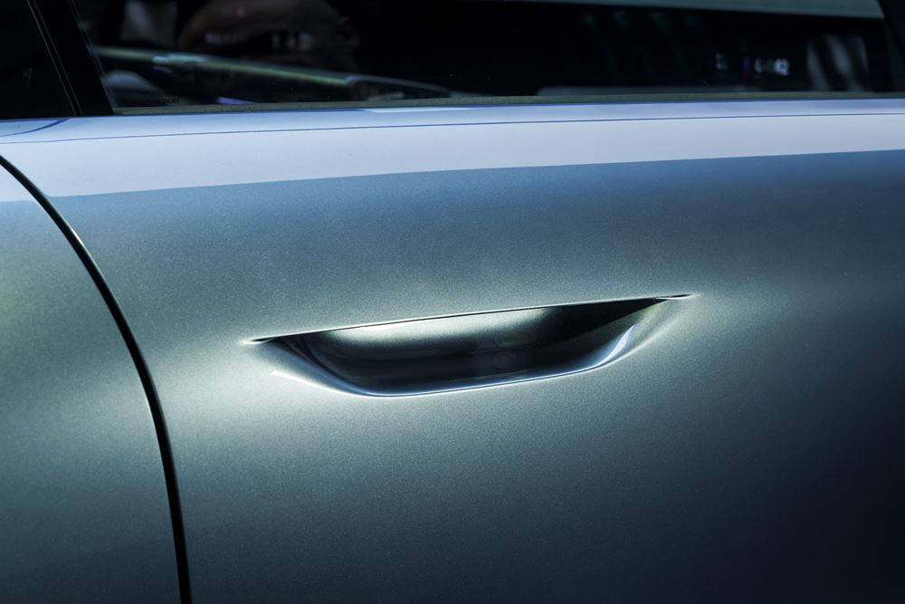 Le démo-car familial roulant Renault Emblème revendique un niveau élevé de décarbonation