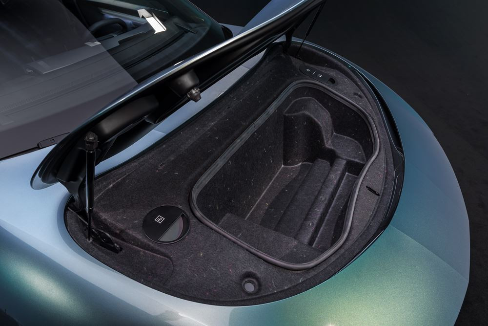 Le démo-car familial roulant Renault Emblème revendique un niveau élevé de décarbonation