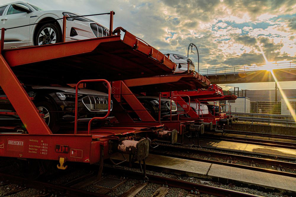La livraison de composants par rail et non plus par camion réduit les émissions de carbone