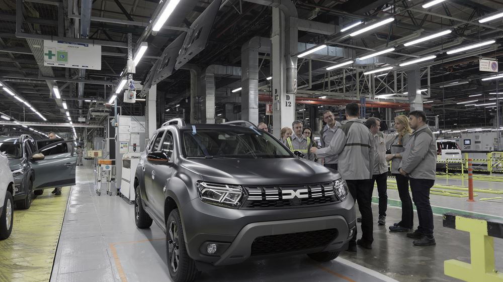 Le changement de l'identité visuelle des véhicules Dacia dans ses trois usines s'est fait en 24 heures