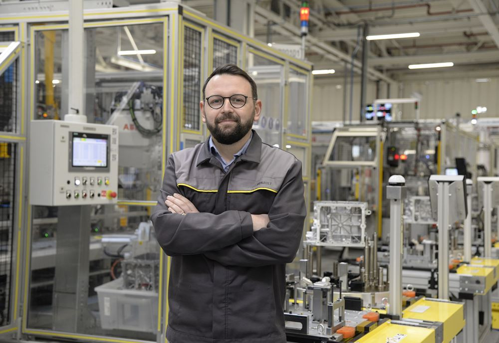 L'usine moteurs Renault de Cléon se transforme pour assurer la transition vers l'électrique