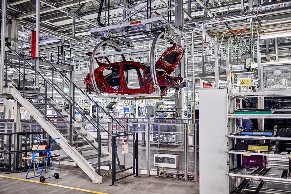 Découverte des chaînes de montage de l'usine BMW de Ratisbonne