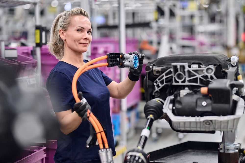 Découverte des chaînes de montage de l'usine BMW de Ratisbonne