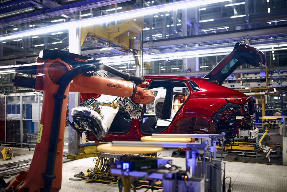 Découverte des chaînes de montage de l'usine BMW de Ratisbonne