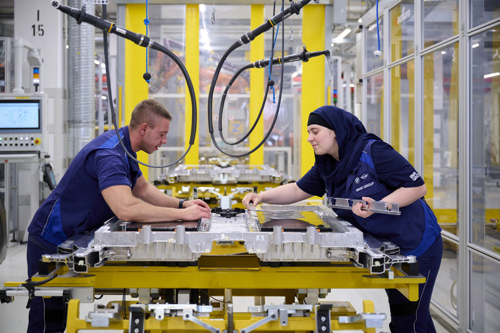 L'usine 02.20 BMW de Dingolfing assure la production de pièces pour chaînes de transmission électriques