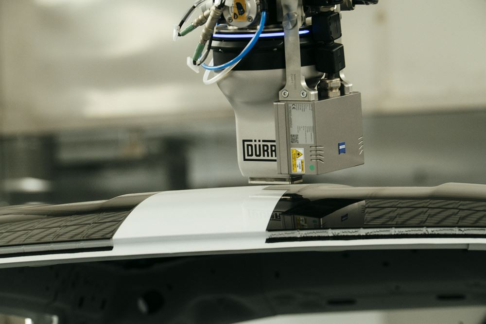 Un procédé de peinture automobile biton qui utilise une technologie dite d'impression de peinture