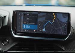Le GPS TomTom Go Premium offre des prestations de voiture connectée