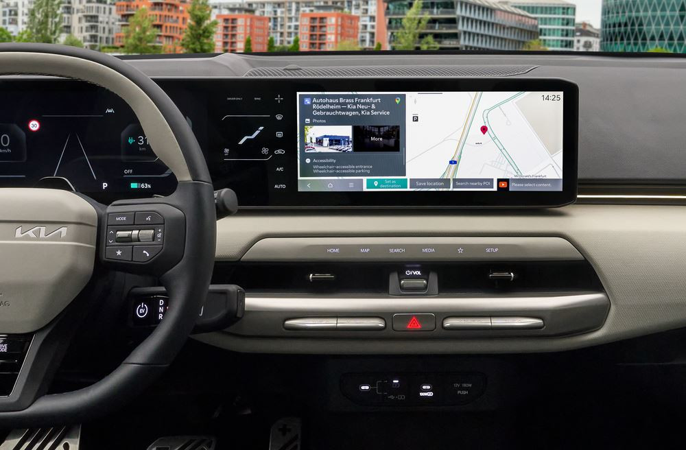 Les points d'intérêt Google s'installent dans la navigation embarquée connectée