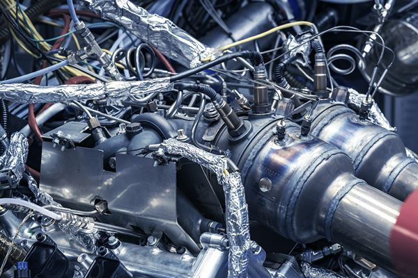 Un moteur 3.0 litres V6 biturbo électrifié Aston Martin pour la supercar Valhalla