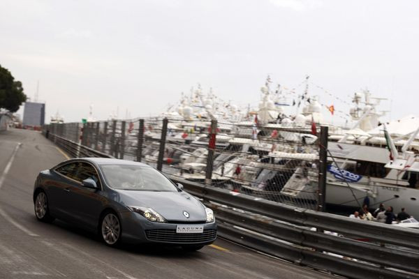 C’est parti pour la nouvelle Renault Laguna Coupé