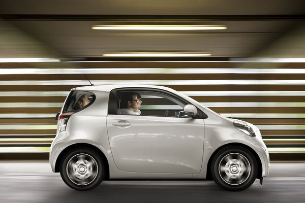 La Toyota iQ est commercialisée à partir de 12 980 €