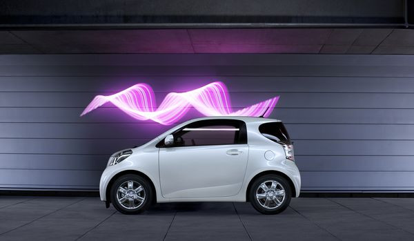 La Toyota iQ est commercialisée à partir de 12 980 €