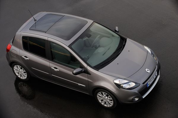 La Renault Clio restylée est commercialisée à partir de 12 800 € en 3 portes