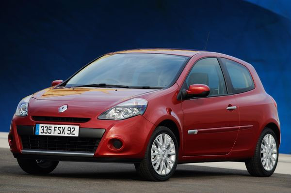 La Renault Clio restylée est commercialisée à partir de 12 800 € en 3 portes