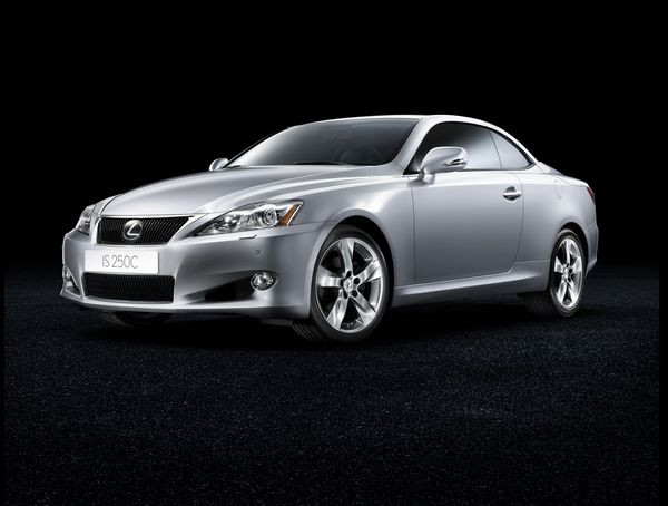 Lexus lance son nouveau coupé cabriolet IS 250C