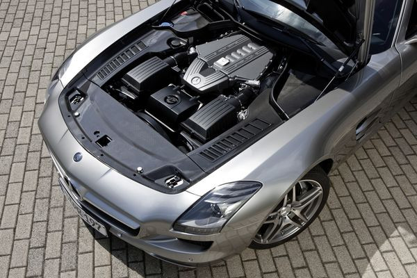 Mercedes lance la commercialisation de la Mercedes SLS