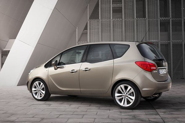Opel lance son nouveau petit monospace à portes antagonistes