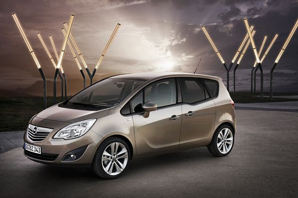 Opel lance son nouveau petit monospace à portes antagonistes