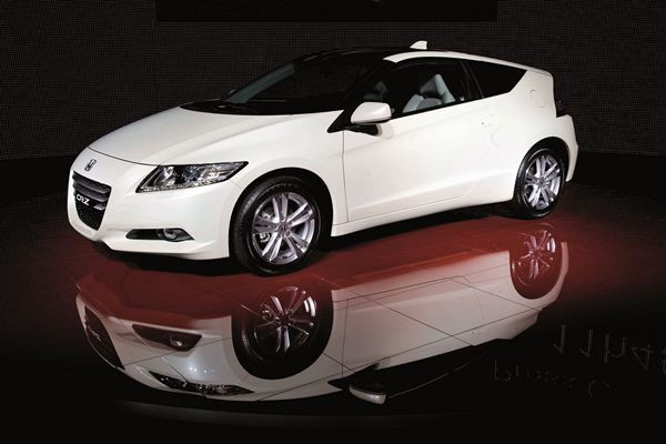 Honda lance son nouveau coupé sportif hybride