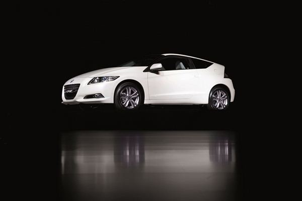 Honda lance son nouveau coupé sportif hybride