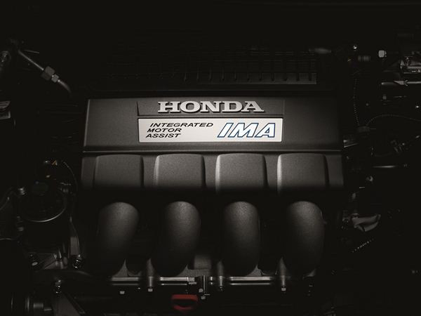 Honda lance son nouveau coupé sportif hybride
