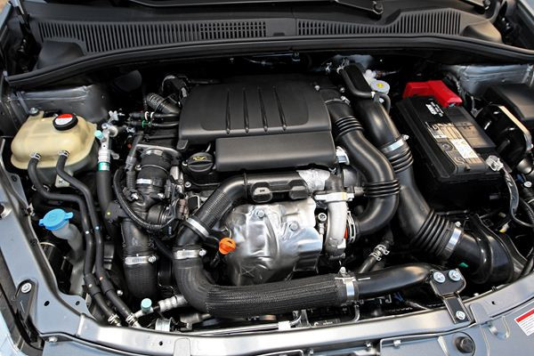 Le Suzuki SX4 s'offre un léger restyling et un nouveau moteur 2 litres DDiS