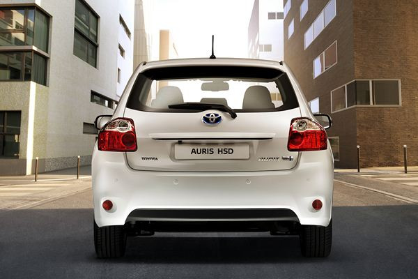 La Toyota Auris hybride commercialisée à partir de 23 900 euros