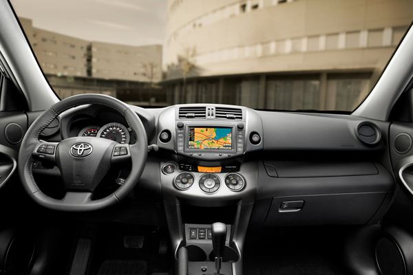 Le Toyota Rav4 s'offre un léger restyling