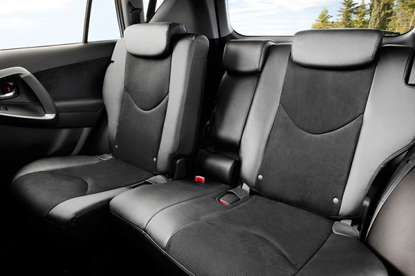 Le Toyota Rav4 s'offre un léger restyling