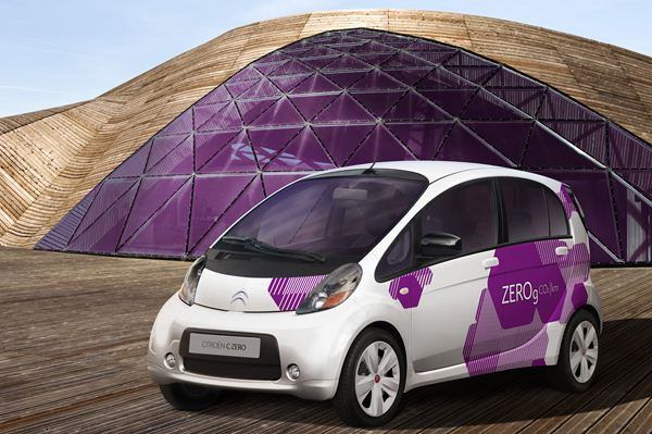 Premiers tours en ville avec la Citroën C-Zéro
