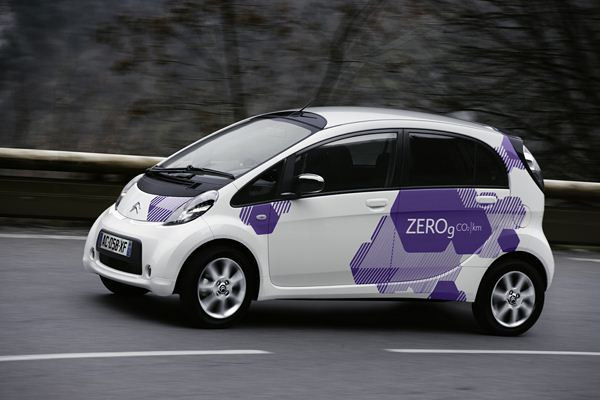 Premiers tours en ville avec la Citroën C-Zéro