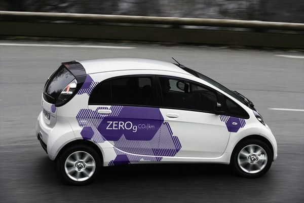 Premiers tours en ville avec la Citroën C-Zéro