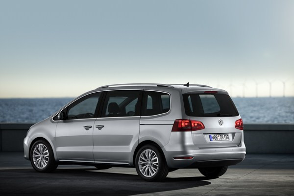 Volkswagen lance son nouveau grand monospace à portes coulissantes