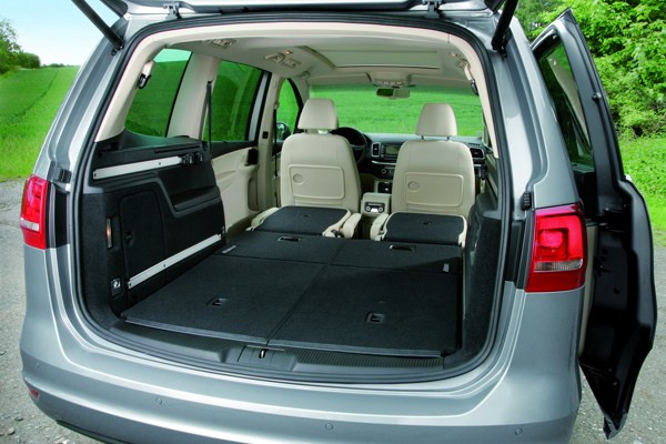 Volkswagen lance son nouveau grand monospace à portes coulissantes