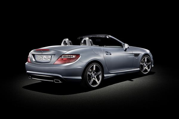 Mercedes lance son nouveau roadster à toit rigide escamotable SLK