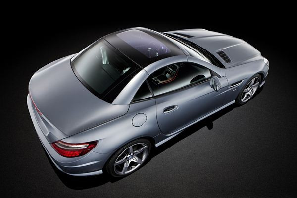 Mercedes lance son nouveau roadster à toit rigide escamotable SLK