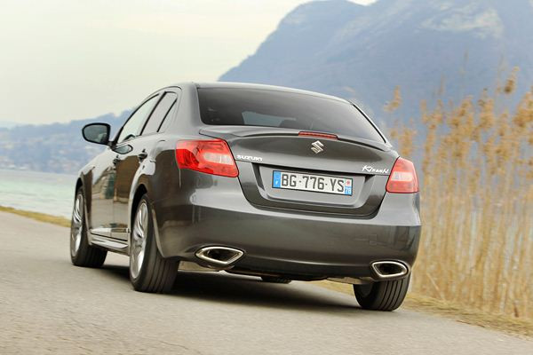 Suzuki lance sa nouvelle berline sportive Kizashi