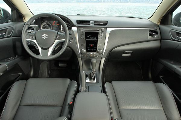Suzuki lance sa nouvelle berline sportive Kizashi