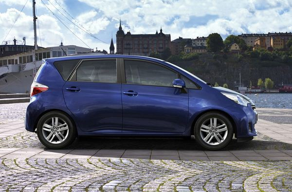 Toyota lance son nouveau petit monospace de moins de quatre mètres