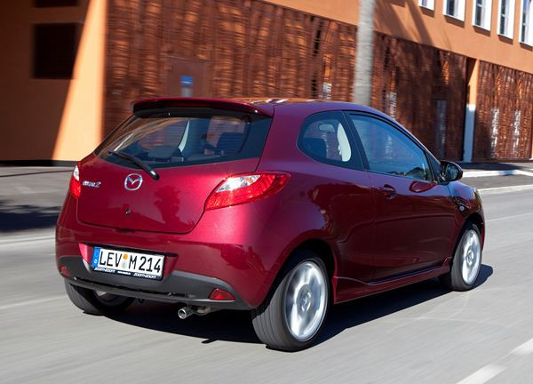 La Mazda 2 s'offre un léger restyling