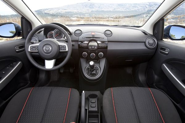 La Mazda 2 s'offre un léger restyling