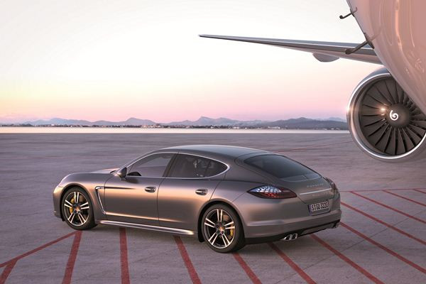 La Porsche Panamera Turbo S franchit le 0 à 100 km/h en moins de 4 secondes