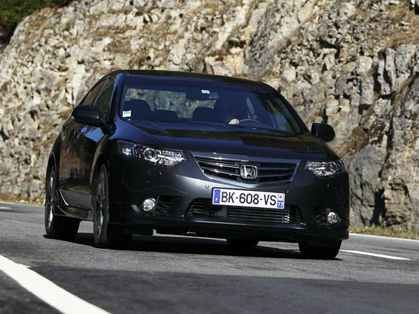 Honda lance la version restylée de la berline Accord
